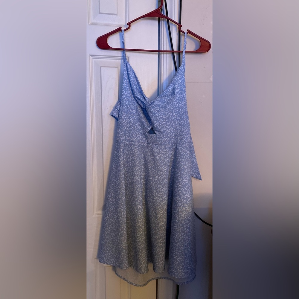 SHEIN WYWH Twist Peekaboo Front Tie Back Ditsy Floral Print Cami Dress - Picture 3 of 6